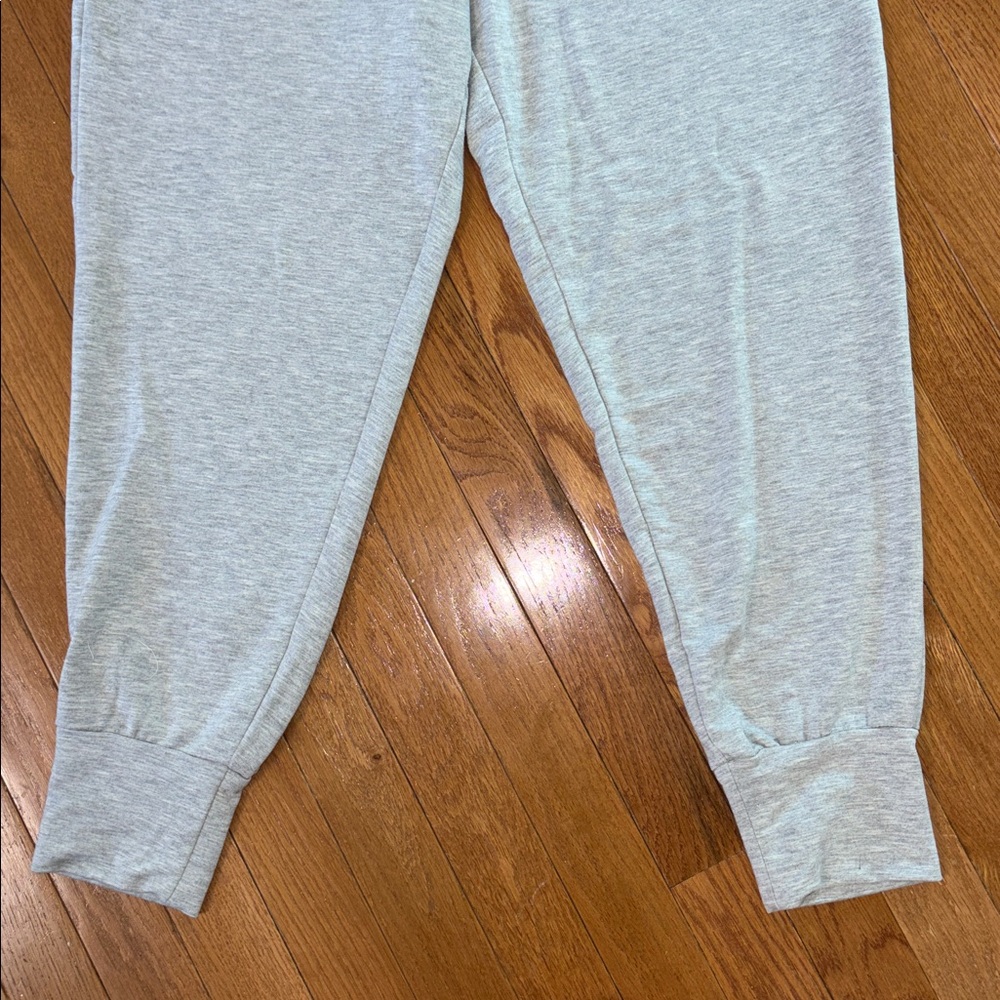 Fabletics Gray Sweatpants Size Large Joggers Cuff… - image 3